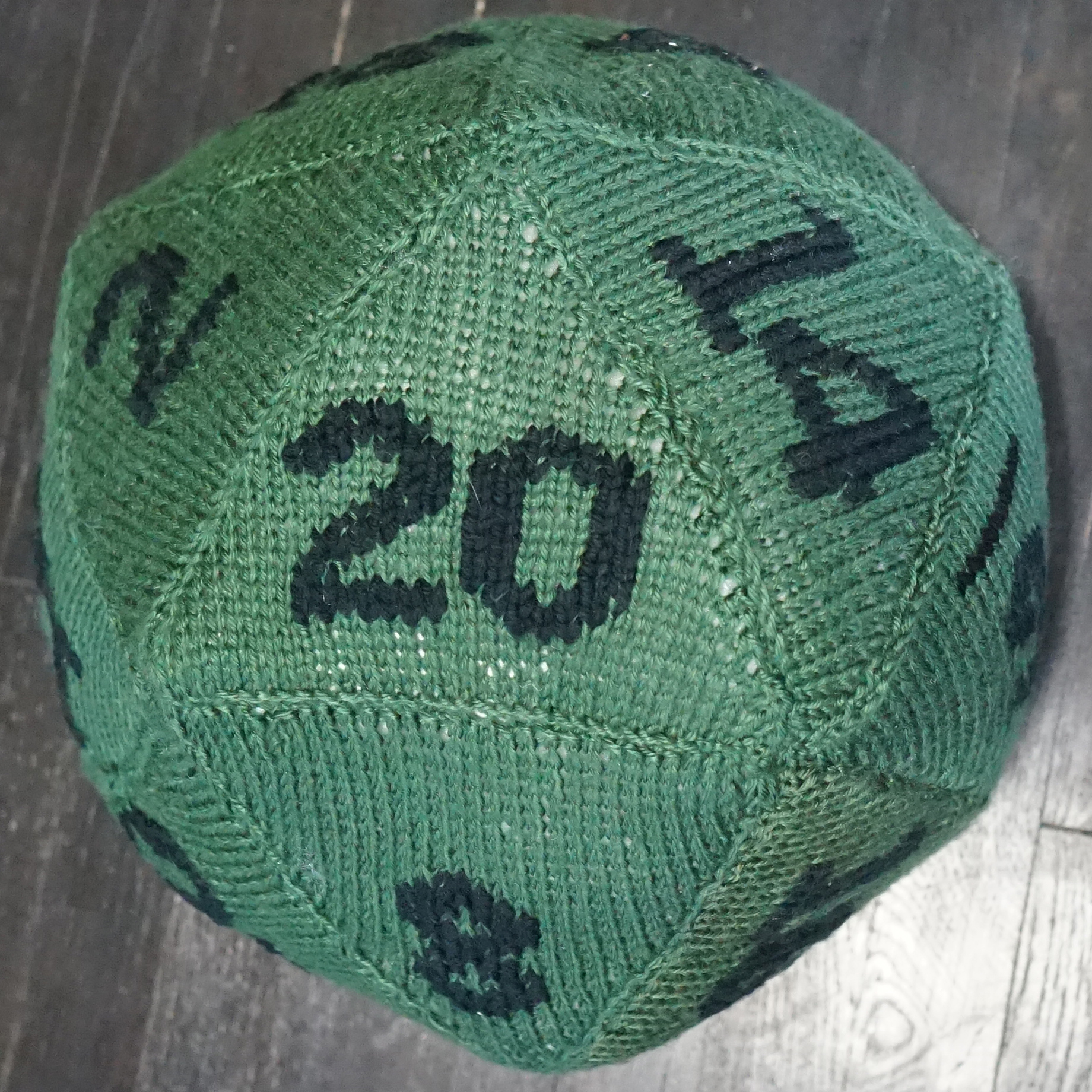 Knitted D20